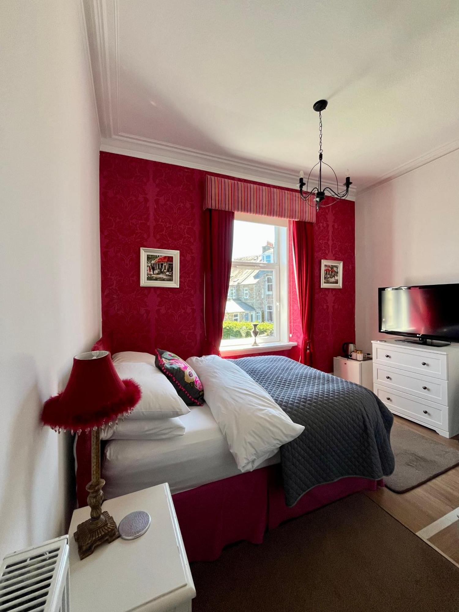 Hannahs Guesthouse Абърдийн Екстериор снимка